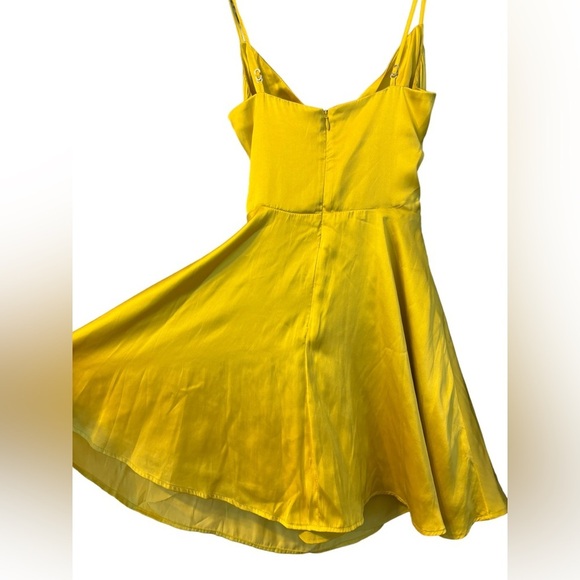 Lovers + Friends Nate Mini Dress in Chartreuse Green Chartreuse Green Yellow Sm - Picture 6 of 9